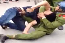 Vụ công an vật lộn với dân trên phố được làm rõ