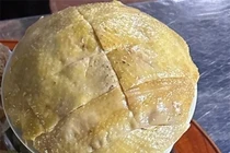 Netizen "lác mắt" với kĩ nghệ chặt thịt gà, không ai lỡ động đũa