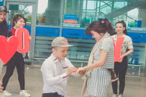 Màn cầu hôn tại sân bay Đà Nẵng gây xôn xao 