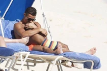 Cristiano Ronaldo - ông bố đơn thân hoàn hảo của làng bóng đá