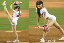 Nữ hoàng bóng chày khoe thân hình gợi cảm đốt mắt fan