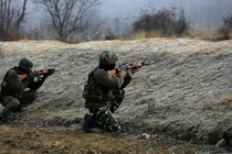 Biên giới Pakistan - Ấn Độ căng thẳng, súng đã nổ 