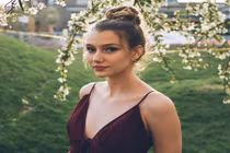 “Thánh nữ cover” khiến CĐM lụi tim vì đẹp như búp bê sống