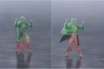 Cười té ghế với "chiêu độc" cô gái bày trò khi đi du lịch ngày mưa gió