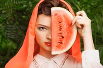 Da trắng nõn nà nhờ đắp mặt nạ dưa hấu 