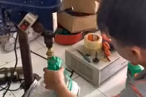 Cận cảnh công nghệ sản xuất dầu nhớt giả 