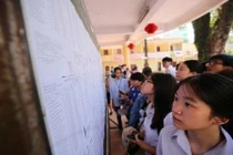 Nhiều phụ huynh sốc vì điểm thi văn lớp 10 Hà Nội thấp