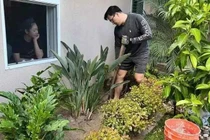 Vợ "Vua cá Koi" khoe biệt phủ ngập tràn hoa trái ở Mỹ