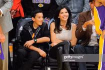 Tỷ phú Amazon tiếp tục thể hiện tình cảm với người tình nóng bỏng