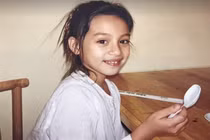 Những hình ảnh chưa từng được công bố của con gái Phi Nhung