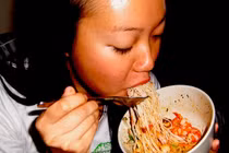 11 điều chỉ phụ nữ ngu ngốc mới làm trước mặt chồng