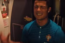 Cristiano Ronaldo cover ca khúc hit của Rihanna đầy cảm xúc