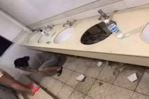 Nữ sinh thất tình và cách xả buồn khiến dân mạng cười lăn lóc