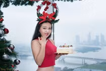 “Hot girl thổ dân ngực trần” kín đáo, ngọt ngào đón Noel