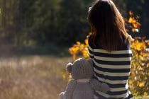 Chấn động: Cô gái bị cảnh sát cưỡng bức liên tục từ năm 8 tuổi