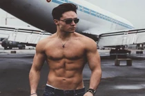 Trai đẹp làm loạn Instagram nhờ thân hình chuẩn 6 múi 