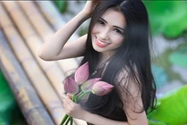 Nữ sinh Bắc Giang đẹp mộc mạc trong chiếc yếm thắm