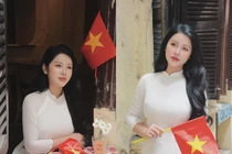 Cô giáo Vật lý gây bão khi dạy online diện áo dài cực mê