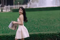 Tình cũ Tiến Linh được khen ngày càng xinh đẹp, mặn mà