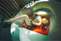 Đăng ảnh trong bồn tắm, "hot girl ngực khủng" Hải Dương gây sốt 