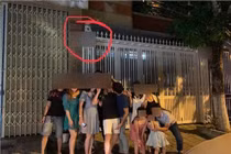 Dân tình xếp hàng chụp ảnh trước nhà Cựu Viện phó VKS ѕàм ѕỡ bé gái