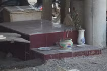 Kỳ lạ ngôi mộ chỉ thờ một giọt máu