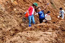 Đắng lòng thầy giáo trộm gạo 