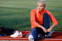 Nữ VĐV điền kinh soán ngôi “búp bê Nga” của Sharapova