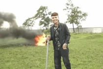 Khá “bảnh” trần tình về hành động đập phá, đốt xe tay ga để quay clip