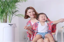 Bà mẹ trẻ Hàn Quốc có sở thích chụp ảnh “dìm hàng” con gái