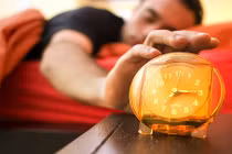 Kiếm nửa tỷ đồng bằng việc nằm bất động trên giường 2 tháng