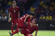 Thắng Thái Lan, thầy trò HLV Park Hang-seo “tắm mưa” tiền thưởng