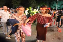 CĐV “ghi bàn” sau chiến thắng của đội tuyển Việt Nam trước Philippines