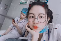 Danh tính hot girl điều dưỡng đẹp như "thần tiên" trong clip triệu views trên MXH