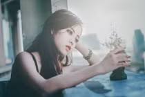 Hot girl Trà Vinh xinh đẹp, ảo diệu trong bộ ảnh màu film