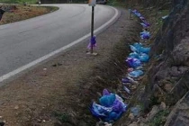 Dân mạng bất bình cảnh dân phượt xả rác bừa bãi dịp nghỉ lễ