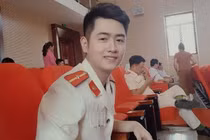 Hotboy cảnh sát khiến hội chị em “chết đứ đừ” vì điều này