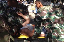 Du khách bị cá sấu cắn vì chụp ảnh quá gần