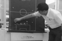 Báo châu Á bất ngờ mỉa mia ông bầu V.League tranh quyền HLV 