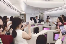 Cặp đôi Hà thành tổ chức đám cưới trên máy bay