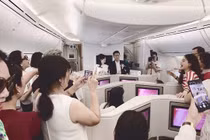 Cặp đôi Hà thành tổ chức đám cưới trên máy bay