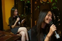 Vợ Đoàn Văn Hậu "test mic", netizen bất ngờ với chất giọng "đỉnh nóc"