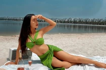 "Hot girl phòng gym" chỉ cao 1m rưỡi nhưng body đâu ra đấy