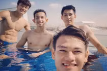 Ngồi dự bị dài hạn, thủ môn Bùi Tiến Dũng vẫn hot khi khoe body đẹp