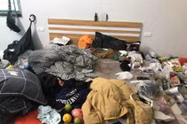 Lộ phòng trọ của nữ sinh khiến ai nhìn cũng "mặt xanh nanh vàng"