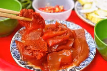 Bạn trẻ truy tìm “sashimi phiên bản Việt”, tưởng gì hoá ra... sứa đỏ