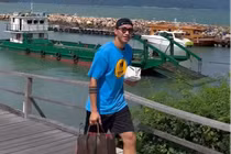 Không hội quân cùng đội tuyển Việt Nam, Đoàn Văn Hậu làm gì?