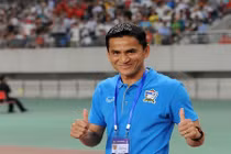 HLV Kiatisuk chốt danh sách cầu thủ đá với ĐT Việt Nam