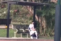 Phẫn nộ cặp sinh viên vô tư “diễn cảnh nóng” ở sân bóng