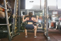 Dân mạng bức xúc với trào lưu khoe vòng ba loã lồ của giới trẻ